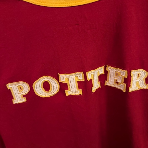 Harry Potter Gryffindor 07 Shirt | Wizarding World Universal Studios - Picture 4 of 6